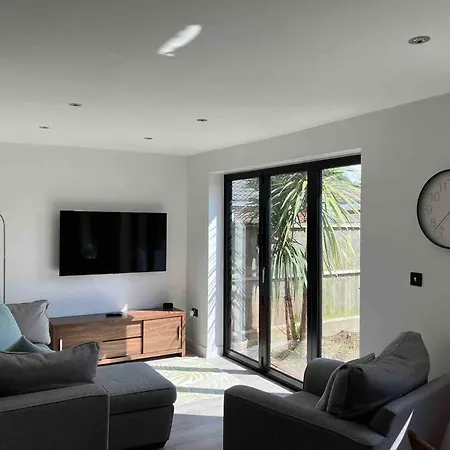 Newly Renovated, Modern Bungalow - Quiet Location Lytham St Annes Exterior photo