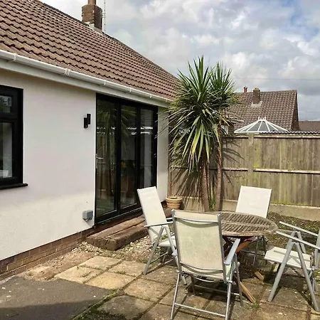 Newly Renovated, Modern Bungalow - Quiet Location Lytham St Annes Exterior photo