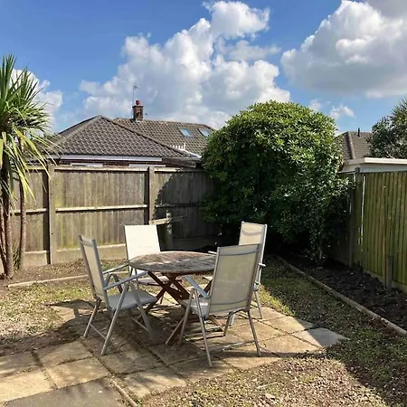 Newly Renovated, Modern Bungalow - Quiet Location Lytham St Annes Exterior photo