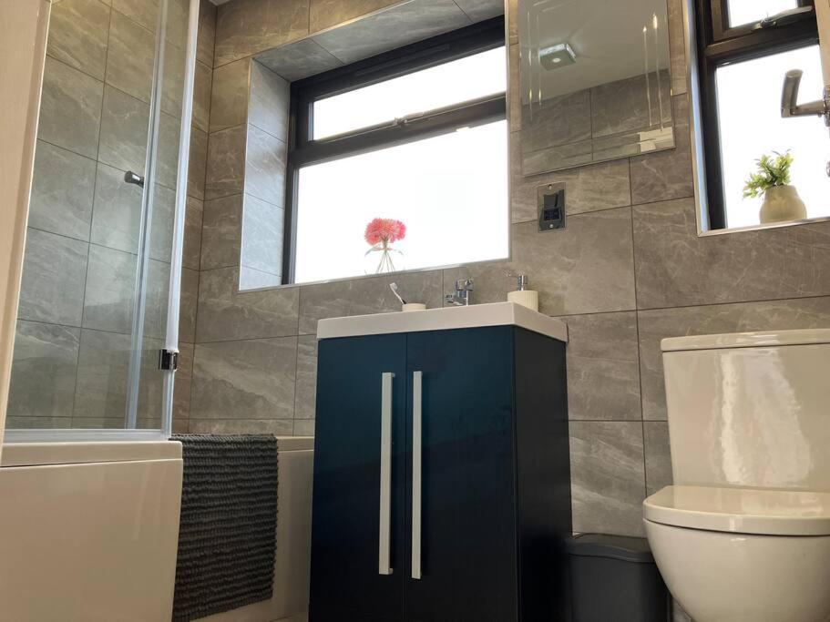 Newly Renovated, Modern - Quiet Location Holiday home *
